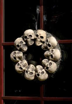 15in Skull Wreath Halloween Decoration
